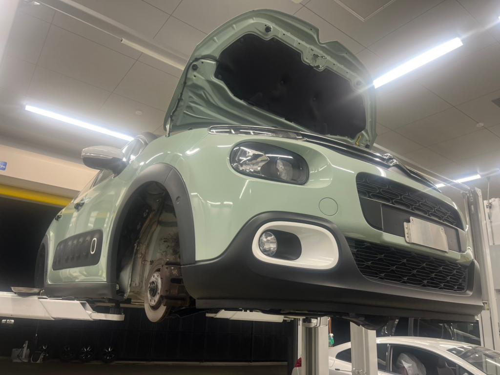 中古車も正規ディーラにて！