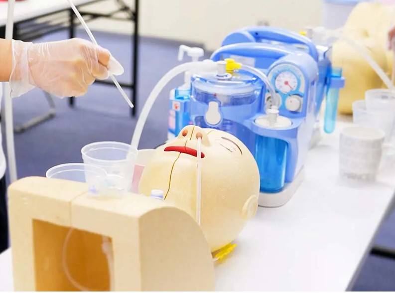 地域や親族に役立つ事を目指しています。救命・医療・ 介護 ・介助