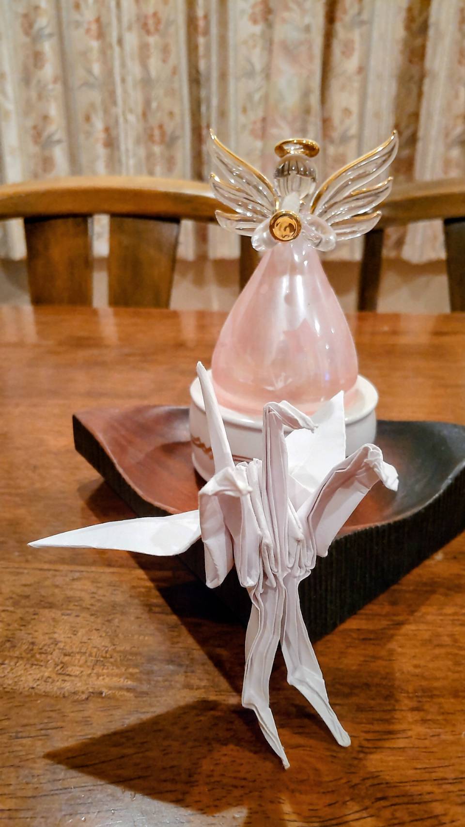  特別な折り鶴で平和を願います。