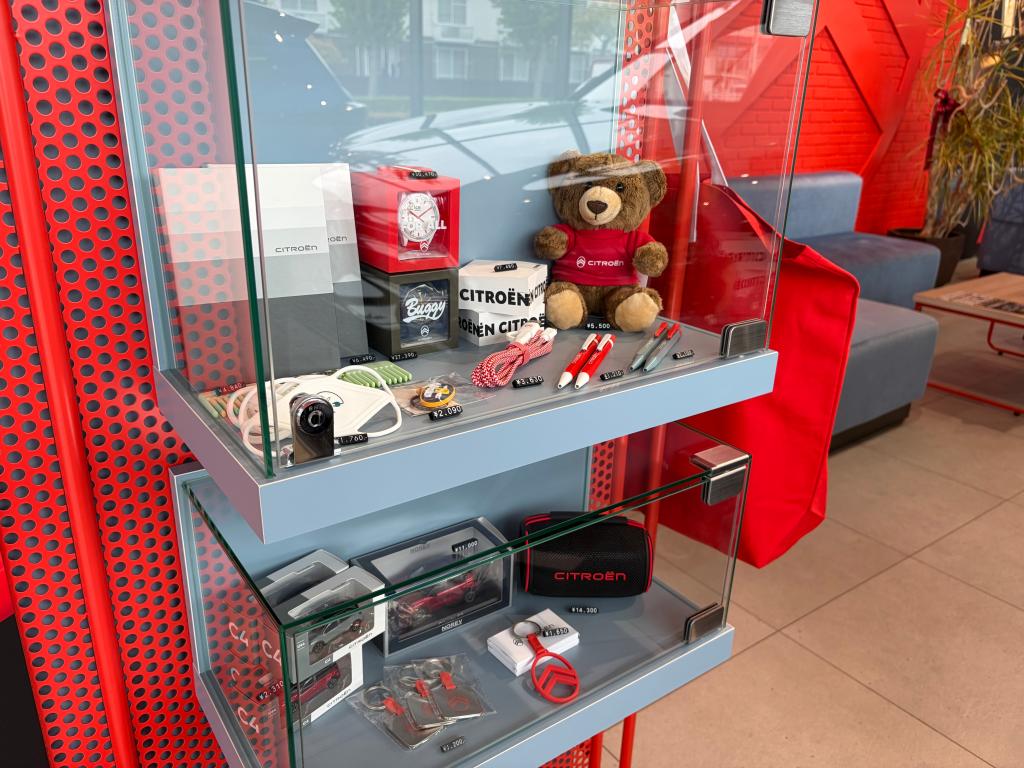 新作グッズ入荷しております🐻