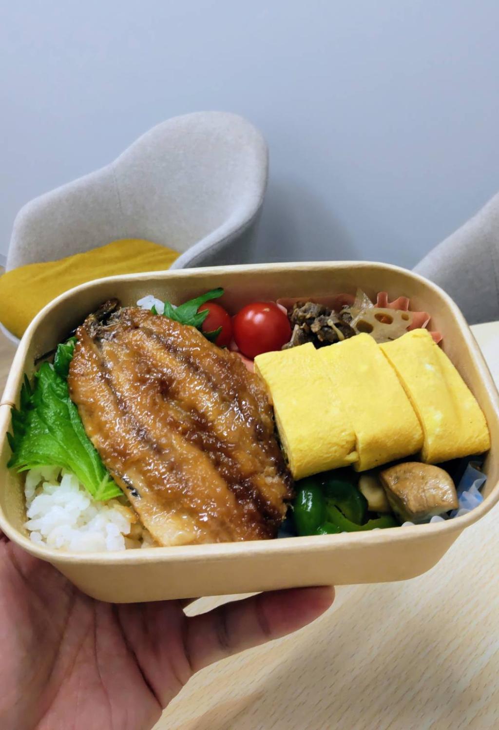 妻が4:30起床で作る愛妻弁当（朝と昼）